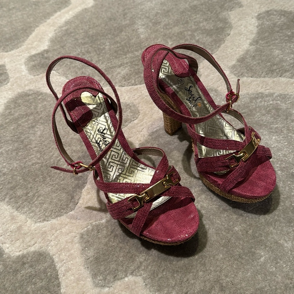 NEW Soul to Soul high heel